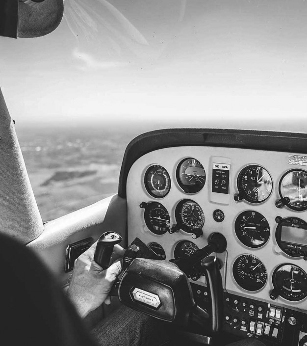 blog-16 Cockpit über Hamburg